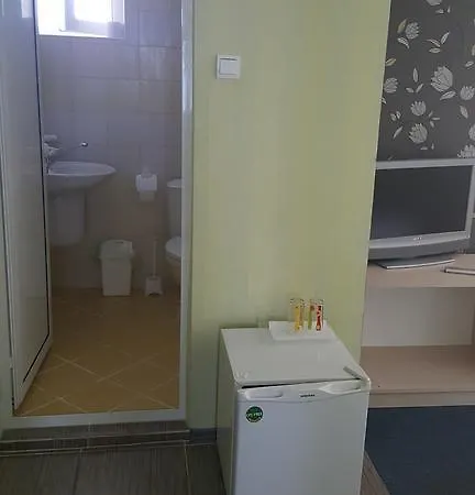 жълтата къща Къща за гости *